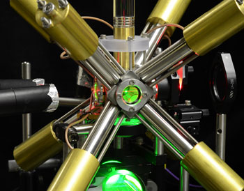 ECC-Apparatus-Light-Zoom-sm