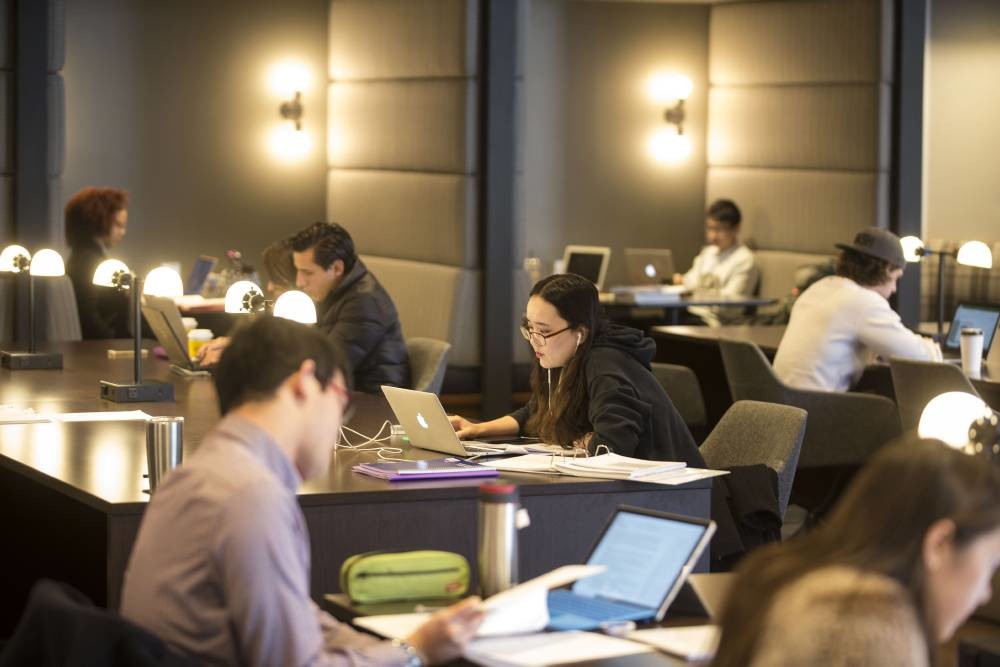 Students in the recently renovated Walker Management Library (Joe Howell/Vanderbilt University)