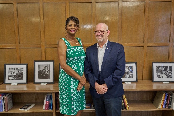 Vanderbilt welcomes Mexican consul general, celebrates ‘21 for 21’ book donation