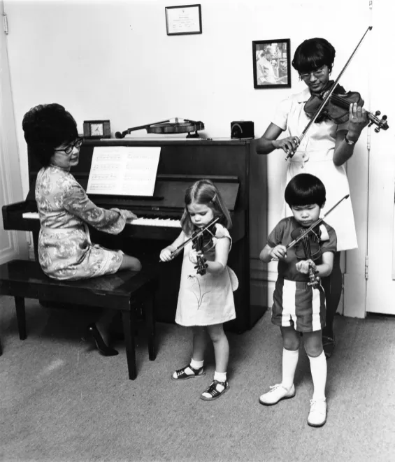 Blair instructors Sharon Rogers and Patricia Green teaching a Suzuki violin class, circa 1970 (VU Special Collections and Photo Archives)