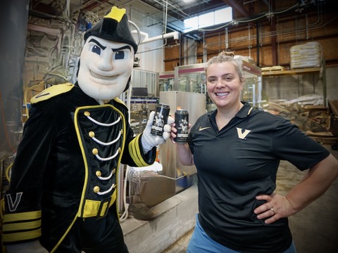 Jackalope founder Bailey Spaulding, JD’09, partners with Vanderbilt on Conquer and Prevail Pale Ale