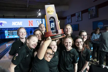 The Vanderbilt bowling team celebrated winning the 2023 NCAA championship in Las Vegas. (Lucas Peltier/Vanderbilt)