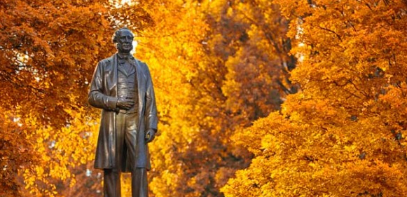 Commodore Cornelius Vanderbilt statue