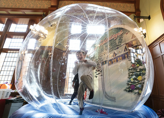 The snow globe bounce activity at 2019 Turkey Toss (Joe Howell/Vanderbilt)