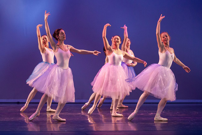BME junior Danielle Liu, center, and BME senior Dominque Szymkiewicz, right, perform in VUPointe’s 2018 production of 