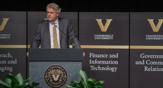 Chancellor Daniel Diermeier at the 2022 Fall Staff Assembly