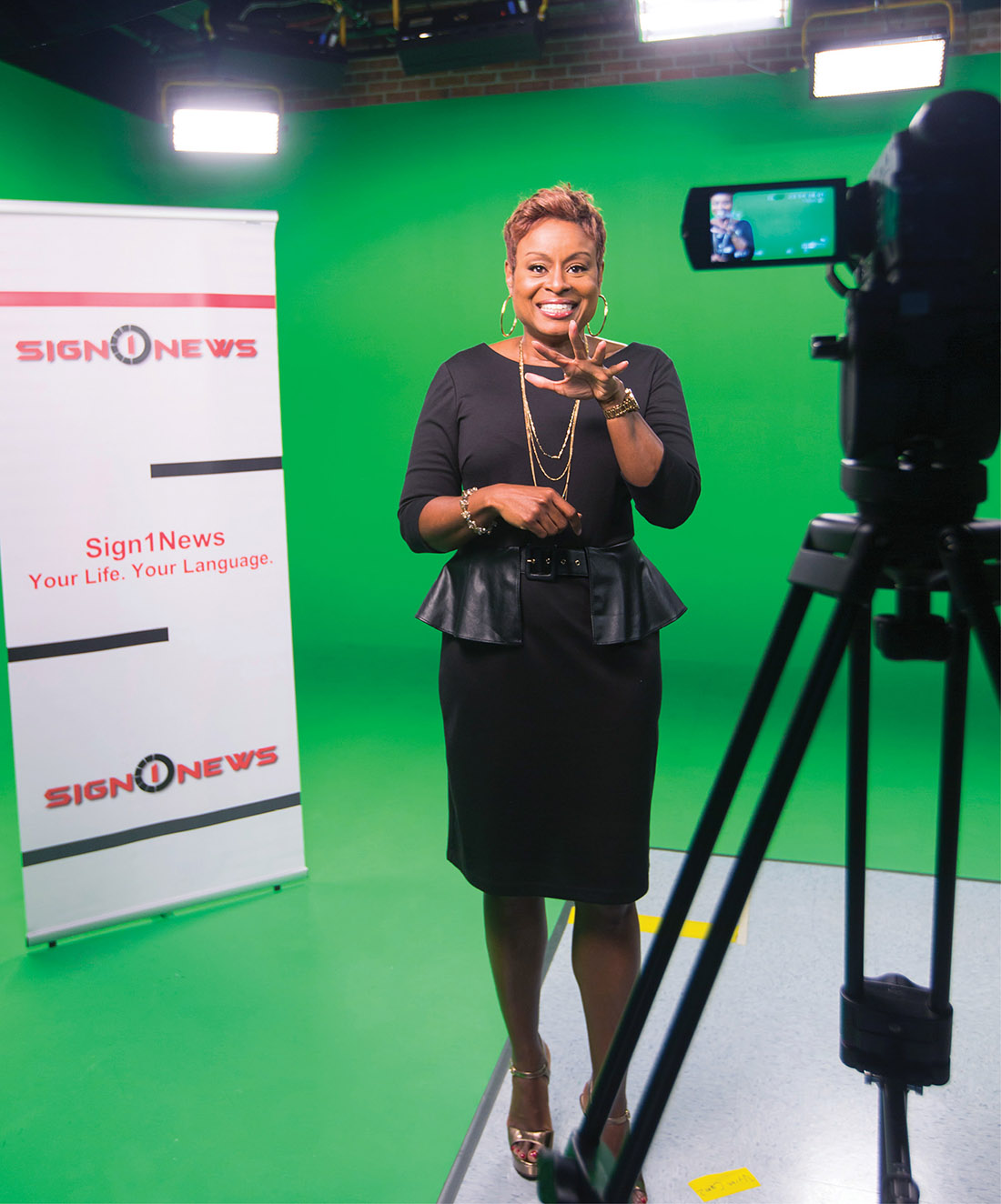 Karen Graham, BA’87, left her longtime job as anchor for an Atlanta television station to found Sign1News, the first and only network to cater to the deaf community in American Sign Language. (KAY HINTON)