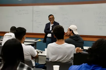 Engineering School Dean Krish Roy visits a classroom. (Vanderbilt Engineering)