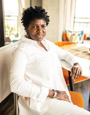 photograph of Magda Campos-Pon at her home