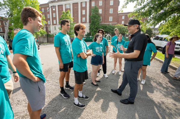 Chancellor Diermeier talks with the Move Crew during Move-In 2022.