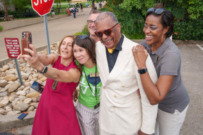 Provost Cybele Raver, Vice Provost Tiffiny Tung and Vice Chancellors John Lutz, Andre Churchwell, and Candice Lee pose for a picture during Move-In 2022.