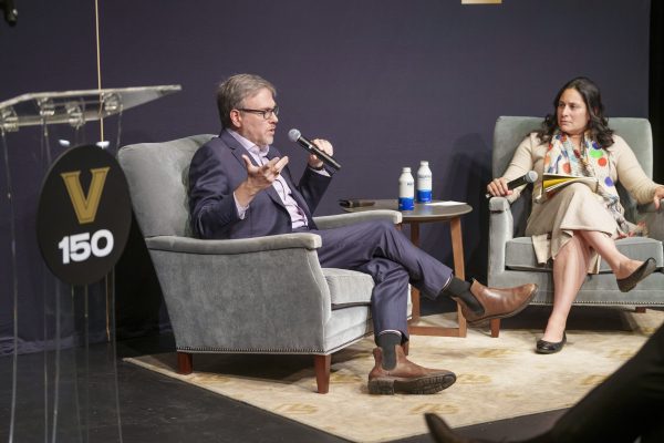 <i>New York Times</i> columnist Bret Stephens (left) and Vanderbilt Project on Unity and American Democracy co-chair Samar Ali participate in a Dialogue Vanderbilt discussion at Rothschild College on Oct. 16, 2023. (Harrison McClary/Vanderbilt)