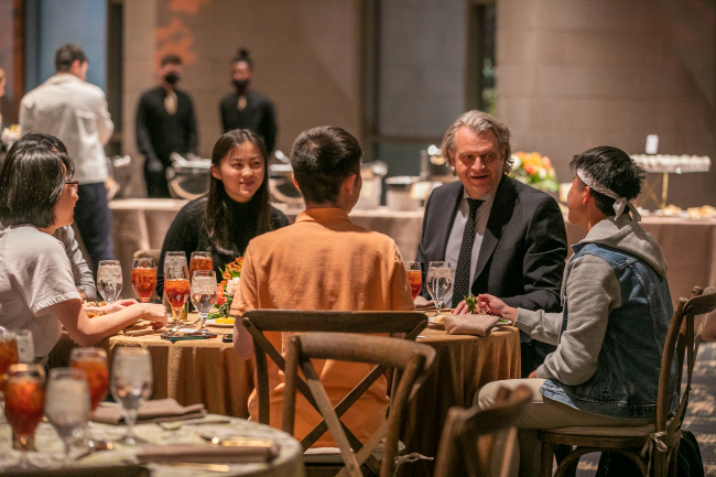 Chancellor Daniel Diermeier shares dinner and conversation with students Nov. 22 at the Student Life Center.