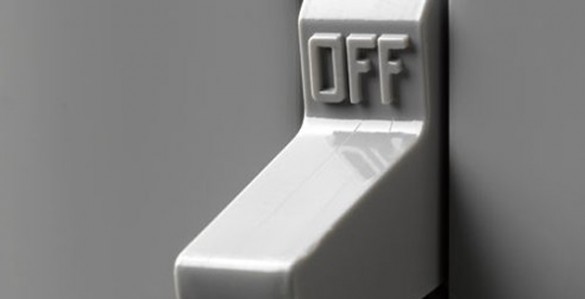 Switch_off_power_down (iStockphoto)