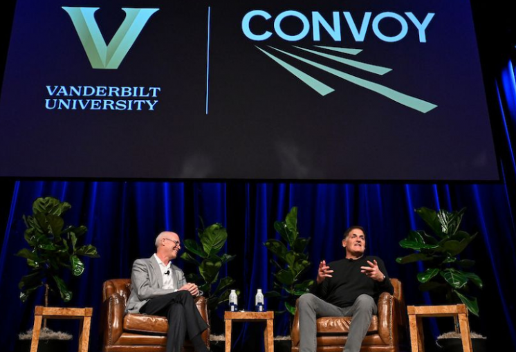 Dean Steenburgh speaks with Mark Cuban at the 2025 Convoy Conference.