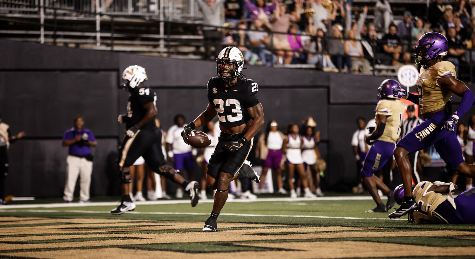 #23 AJ Newberry scores a touchdown vs. Alcorn State