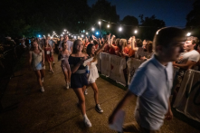 First-year, transfer and Next Steps students officially began their journey as members of the Vanderbilt community during Founders Walk on Aug. 21. (Vanderbilt University)