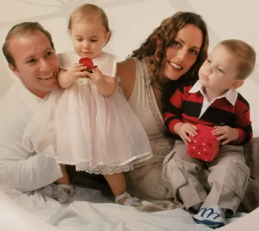 Vanessa Morales, her late husband, Allen, and their children, Naomi and Joshua in 2004 (Submitted photo)