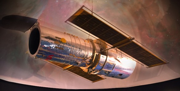 HSTmodel-ss Hubble Space Telescope replica