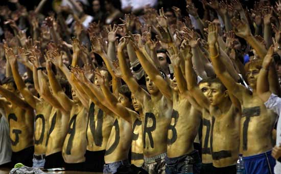 Basketball_fans_main