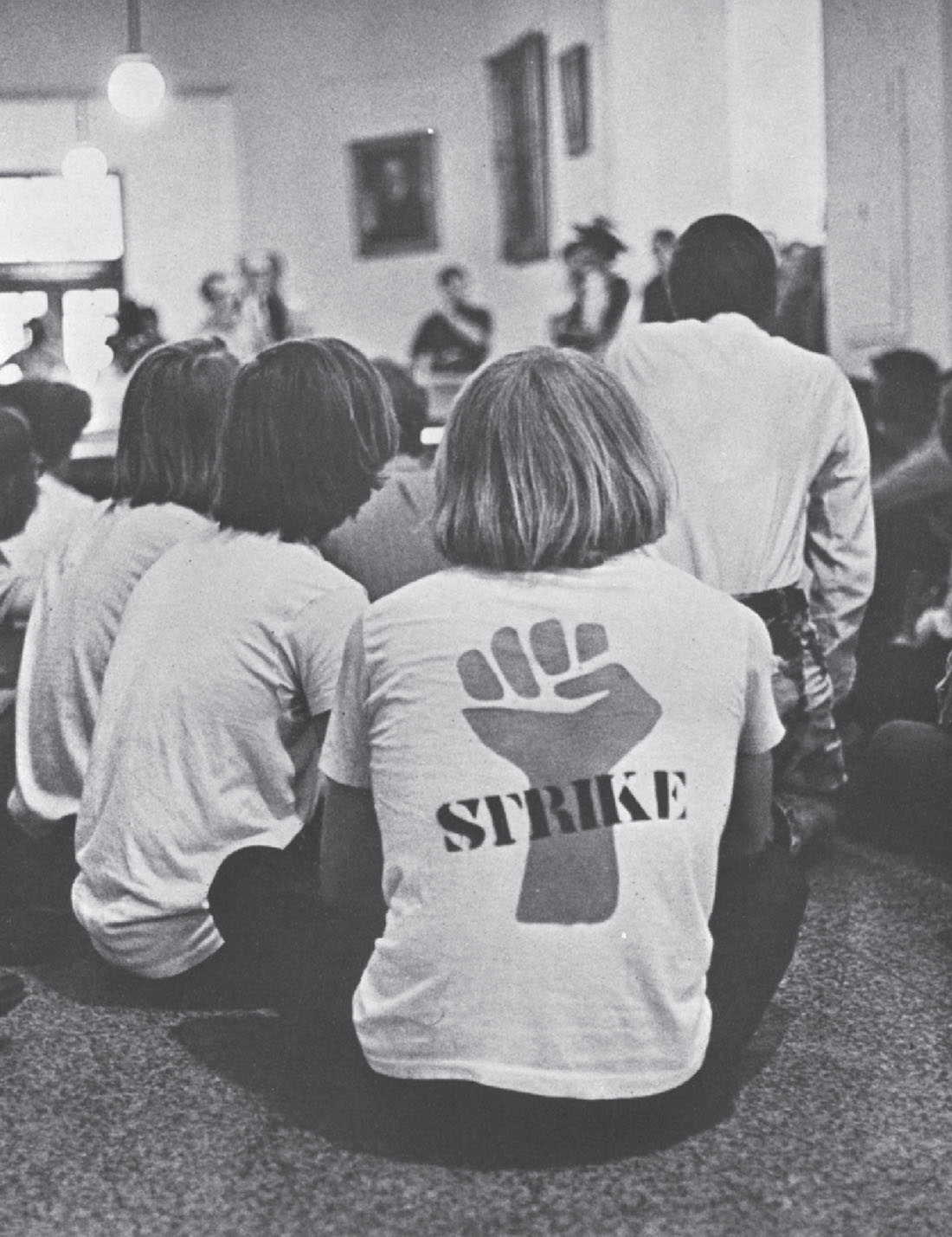 One group stages a sit-in on the floor of Kirkland Hall, urging Chancellor Heard to turn down Nixon’s national appointment. (VANDERBILT SPECIAL COLLECTIONS AND UNIVERSITY ARCHIVES)