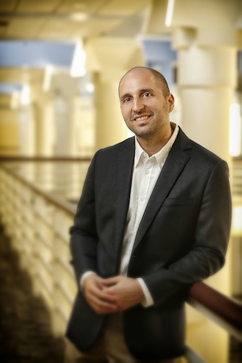 Rob Reinhart portrait