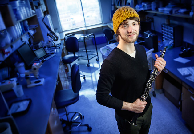 Blair senior Brian Cooper in the Rokas Lab. (John Russell/Vanderbilt)
