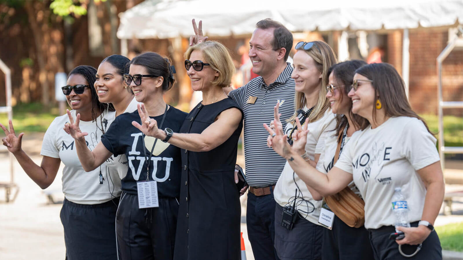 staff working move-in on Commons Lawn