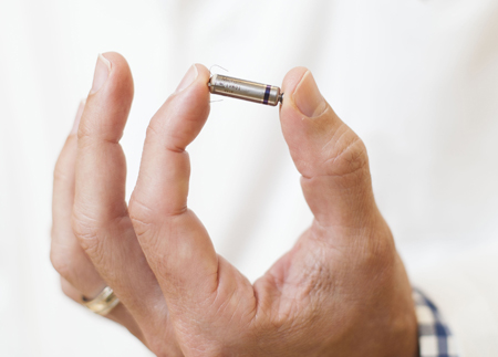 Installing the wireless pacemaker requires only a minimally invasive surgery using a catheter inserted in a vein.