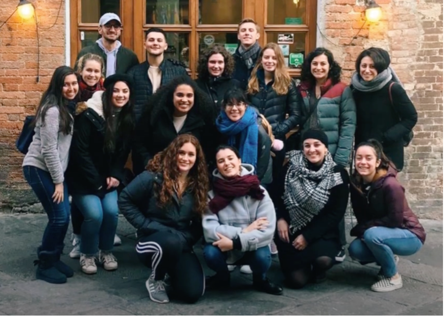Group of VU FRIT students in Italy smiling at camera