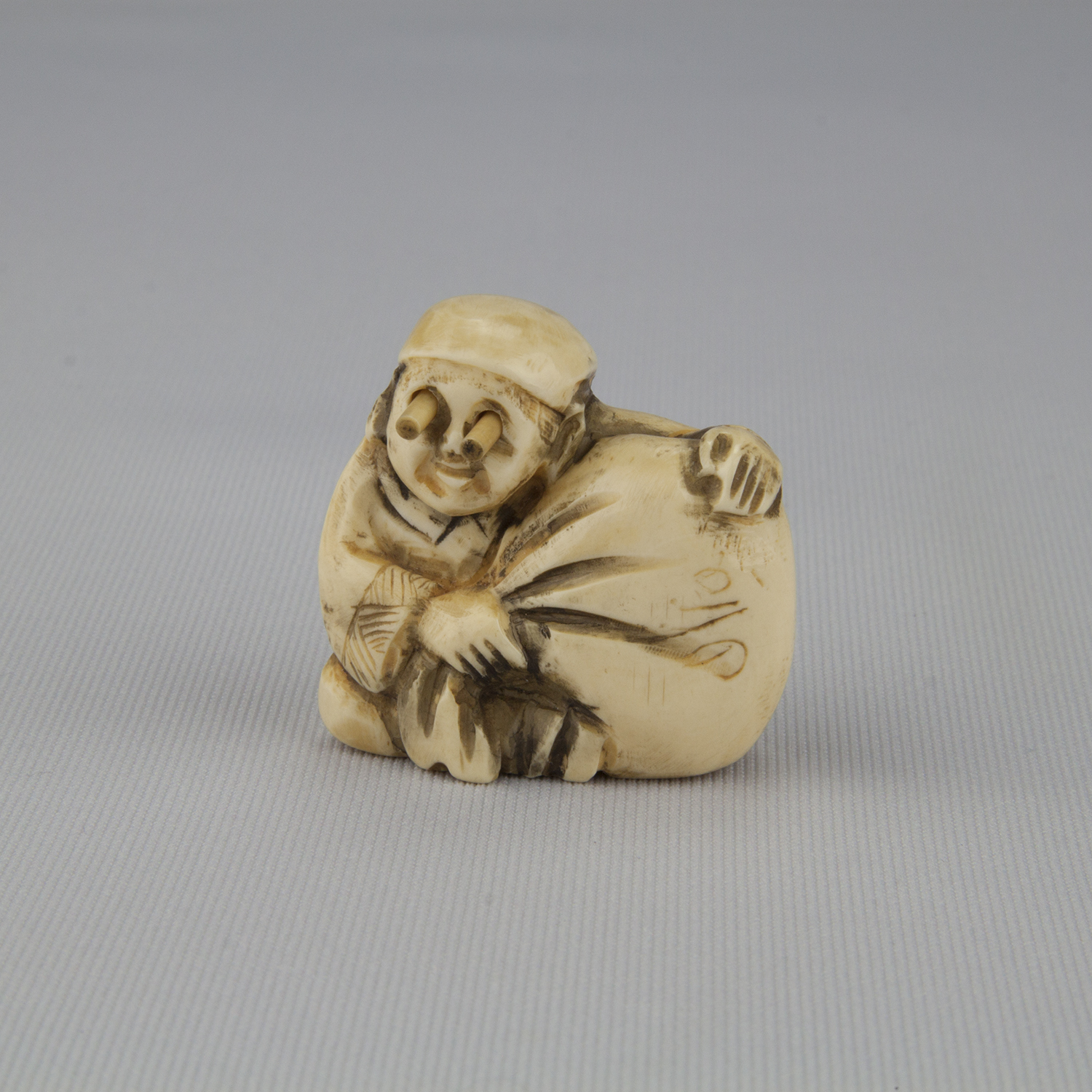 Netsuke depicting man with popping eyes