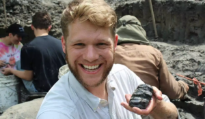 EES Graduate Greg Smith wins 2023 Outstanding Earth Science Teacher Award