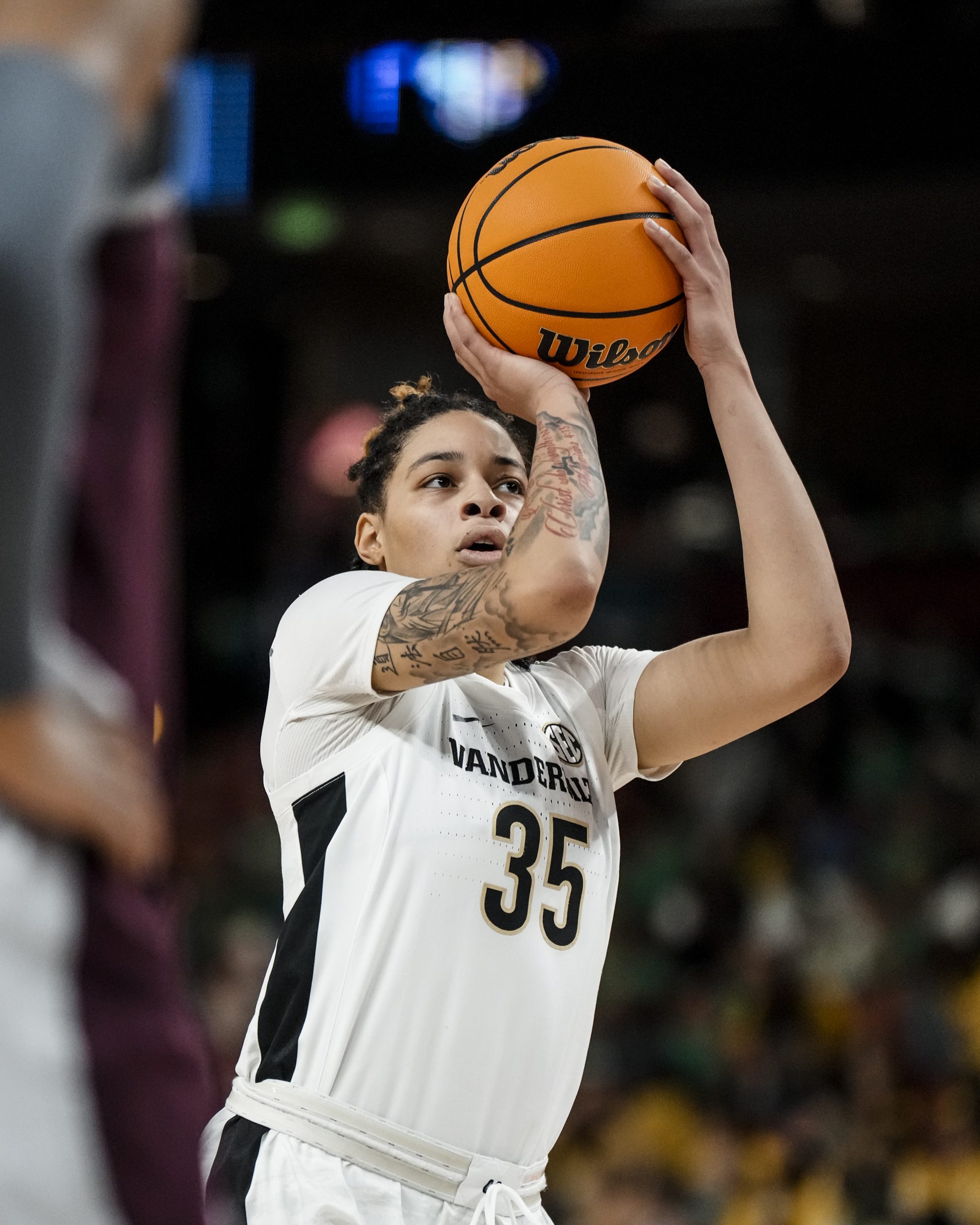 a Vanderbilt basketball player shoots a jump shot