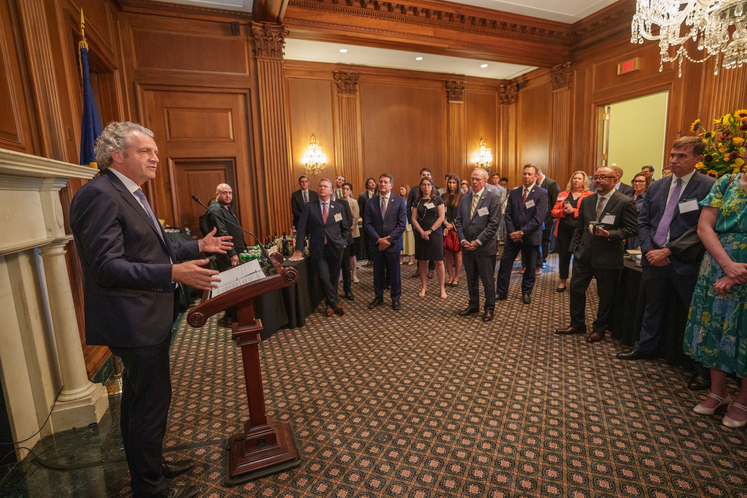 Chancellor Diermeier meets with members of Congress, highlights federal partnerships at Vanderbilt’s D.C. reception