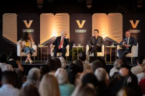 Vanderbilt alumni, faculty, Chelsea neighbors and industry leaders attend the 'Health In America' event at Vanderbilt-New York City. (Vanderbilt University)