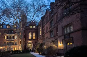 Vanderbilt alumni, faculty, Chelsea neighbors and industry leaders attend the 'America and the World' event at Vanderbilt–New York City. (Vanderbilt University)