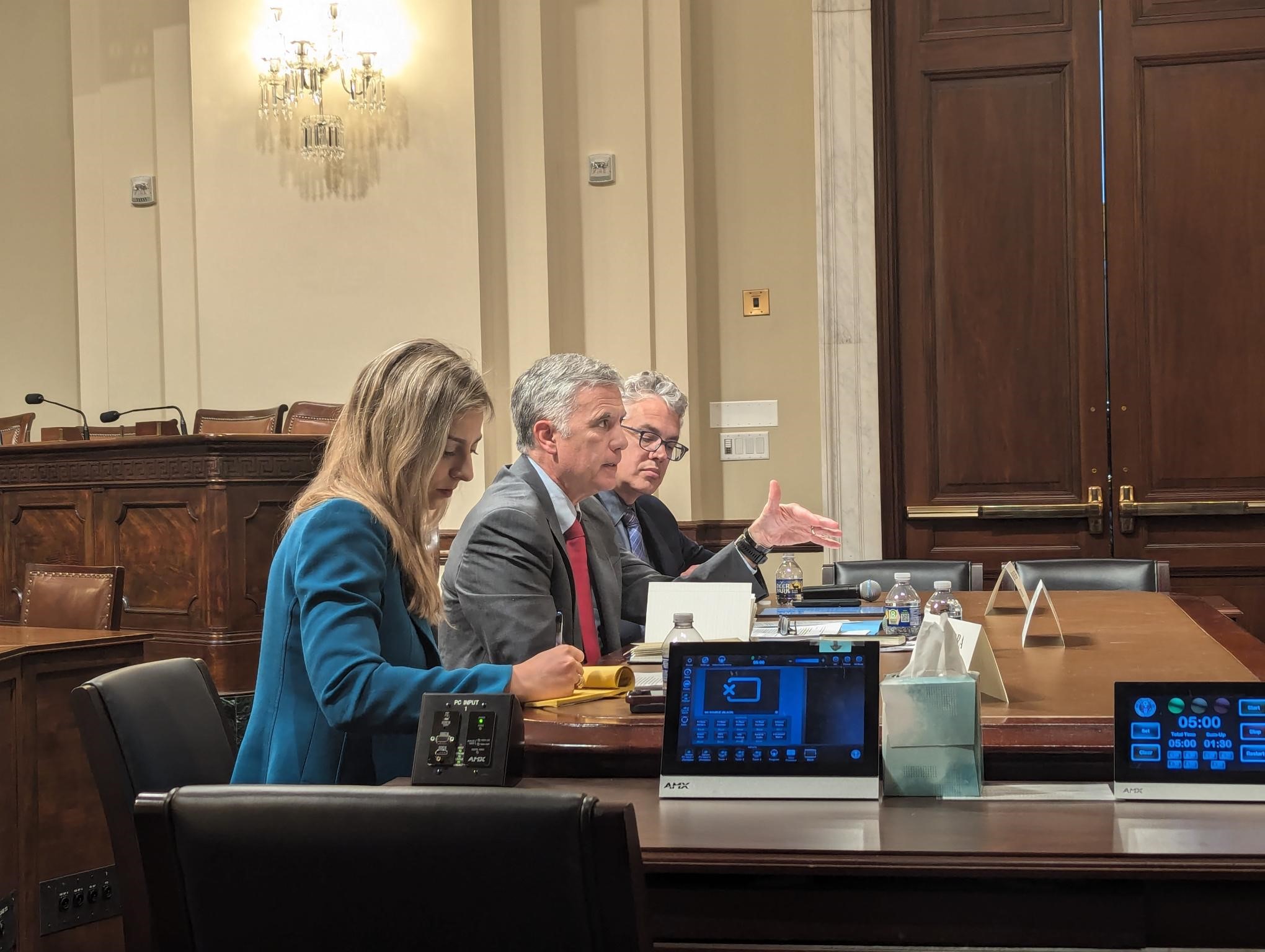 Vanderbilt experts discuss the future of AI at congressional briefing