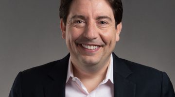 Pictured: Jeremy Padawer in his Vanderbilt Business headshot.