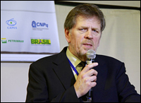 Cummings-May2013-award