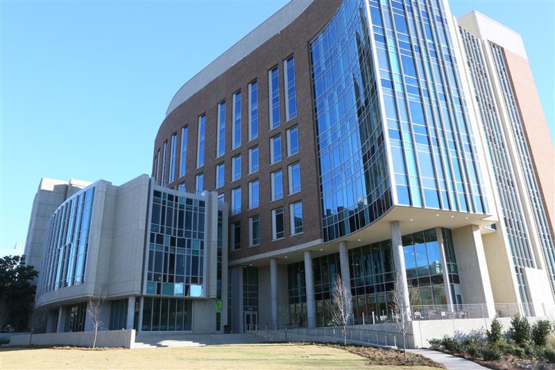 Image Description: Outdoor image of the Wond'ry building.