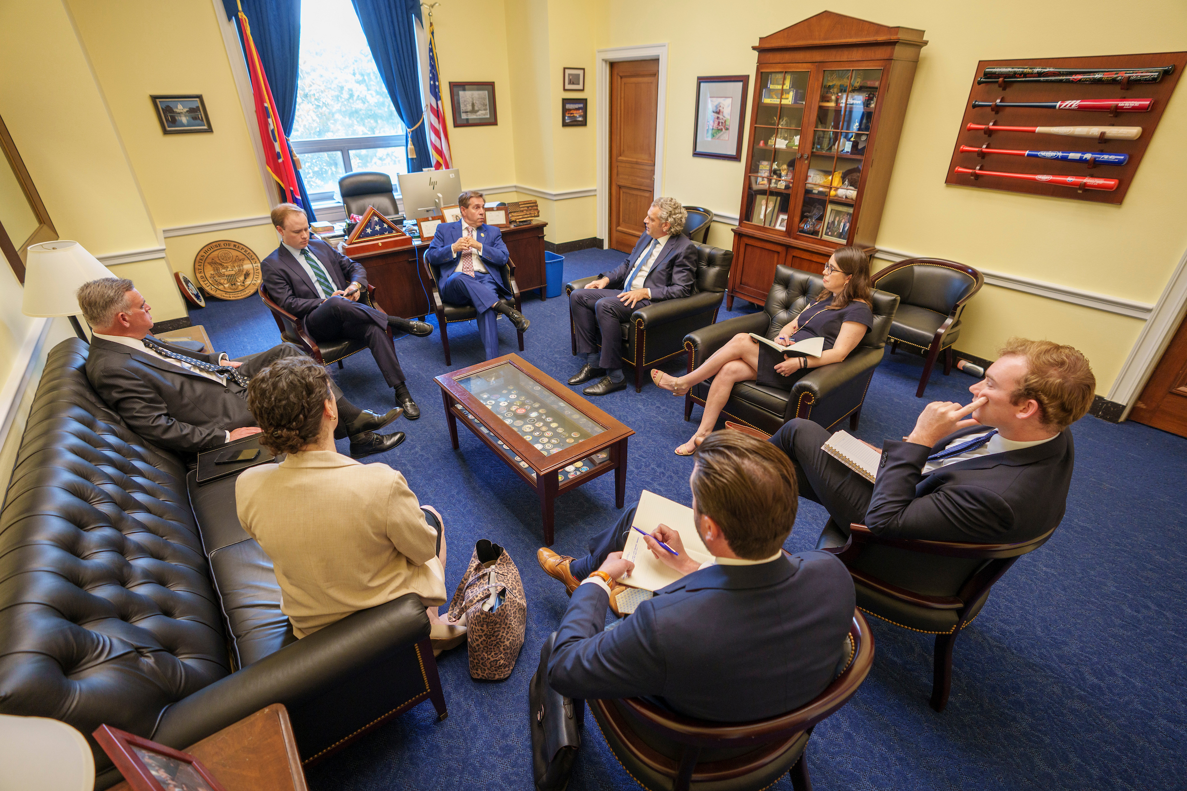 Chancellor Diermeier and university officials discuss the Vanderbilt-Oak Ridge partnerships with Rep. Chuck Fleischmann, R-Tenn. (Vanderbilt University)