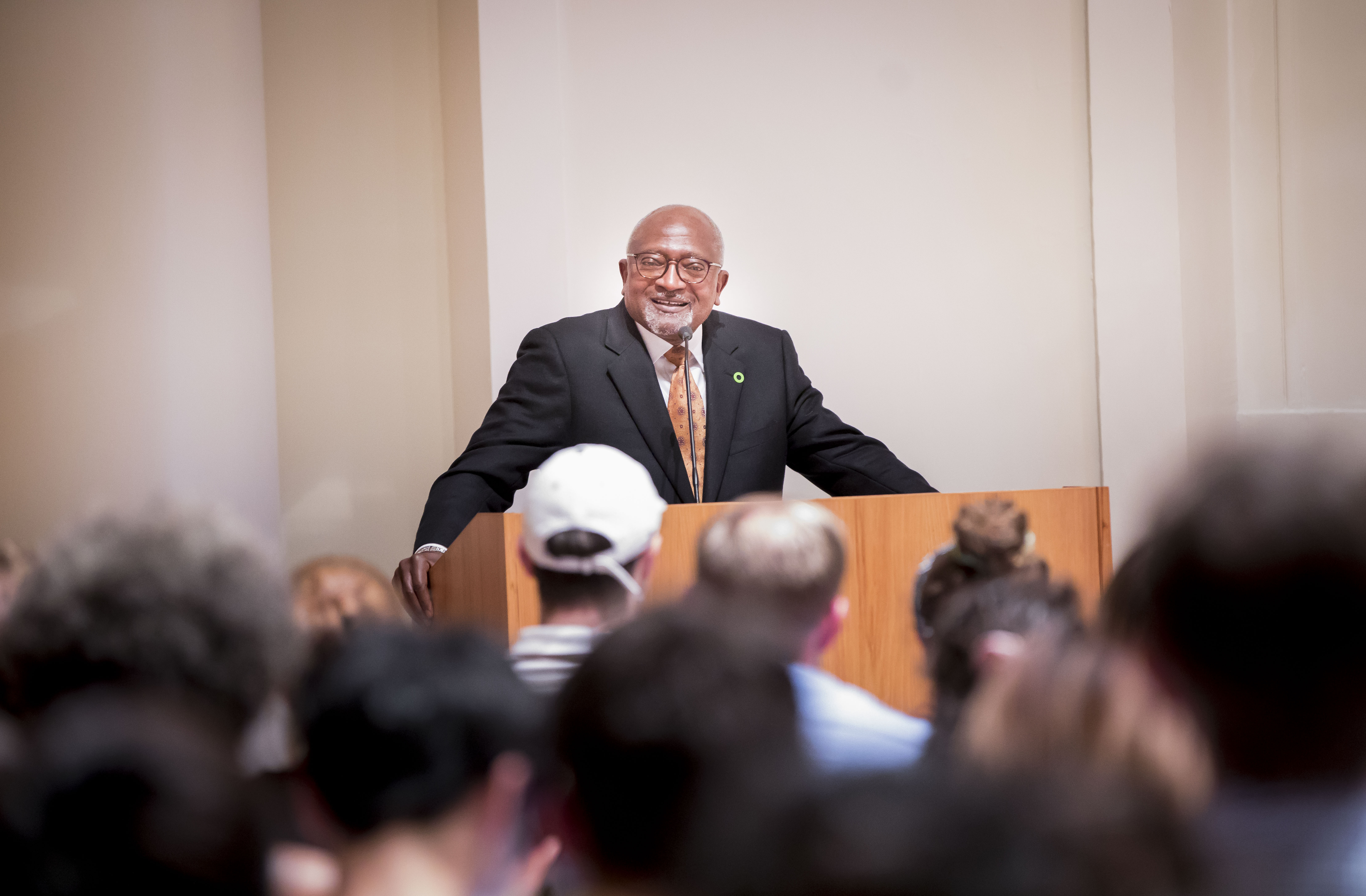 Texas Southern University Distinguished Professor of Urban Planning and Environmental Policy Robert Bullard gives lecture to community members at Wyatt Rotunda on Oct. 1 (Susan Urmy/Vanderbilt)