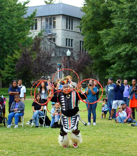 Hoop_dancer_Lowery_Begay Hoop dancer Lowery Begay of the Diné (Navajo Nation).
