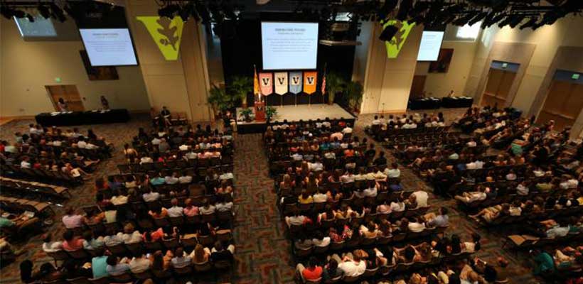 A photo of the SLC ballroom full of attendees to the Undergraduate Honor Council Signing Ceremony