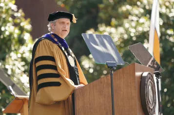 Chancellor Daniel Diermeier welcomed the returning Class of 2020. (John Russell/Vanderbilt)