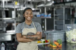 Senior Savannah Childress at The Nashville Food Project as part of her Immersion Vanderbilt.(John Russell/Vanderbilt University)