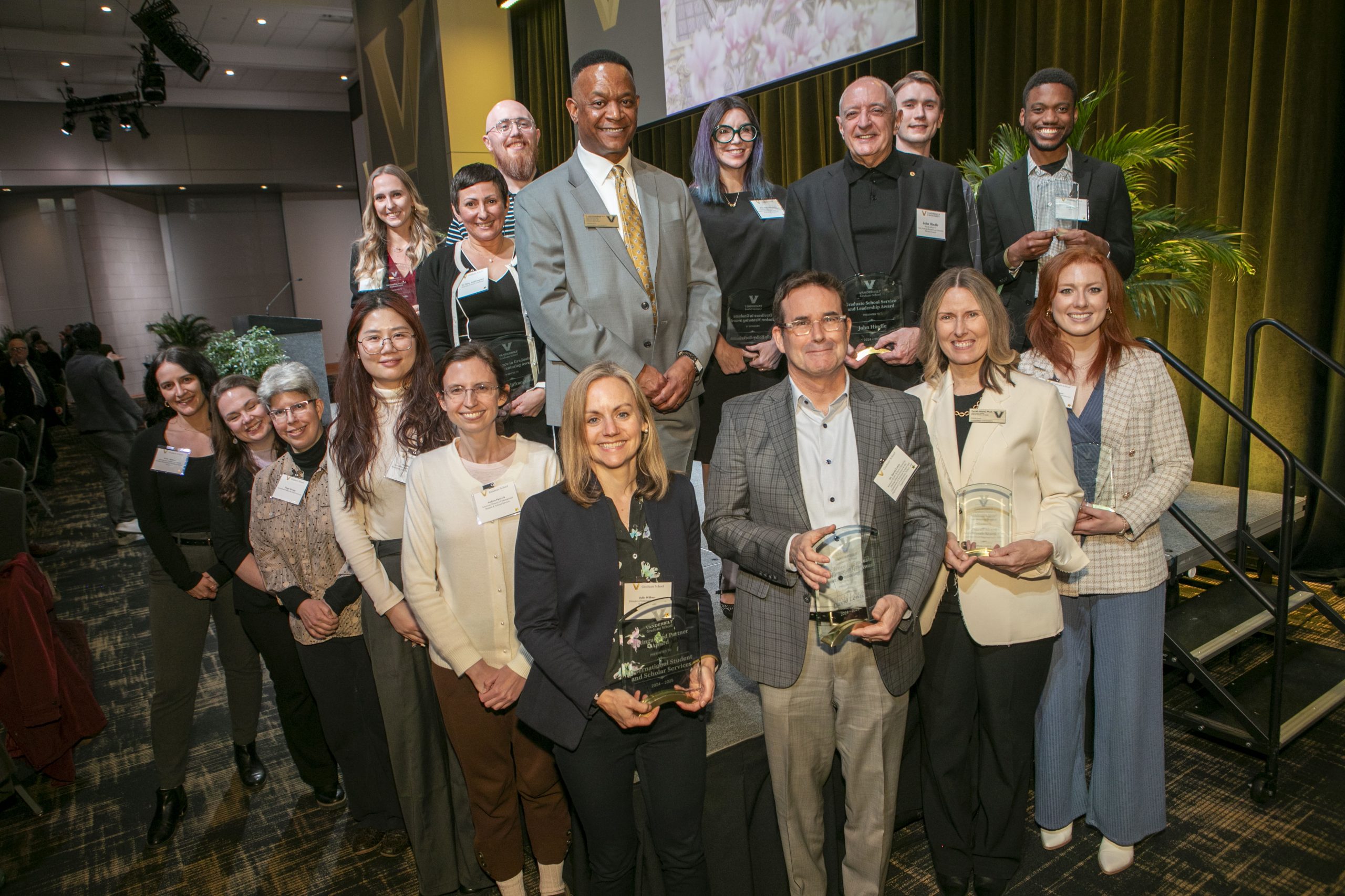 Graduate School recognizes excellence among students, faculty at Honors Banquet