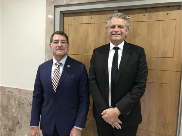 Rep. Mark Green stands next to Vanderbilt Chancellor Daniel Diermeier during his visit to campus in August