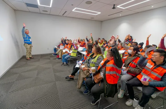 Volunteer drivers get a review of the CIRCLES 100 Car research project with Jonathan Sprinkle. (Vanderbilt University)