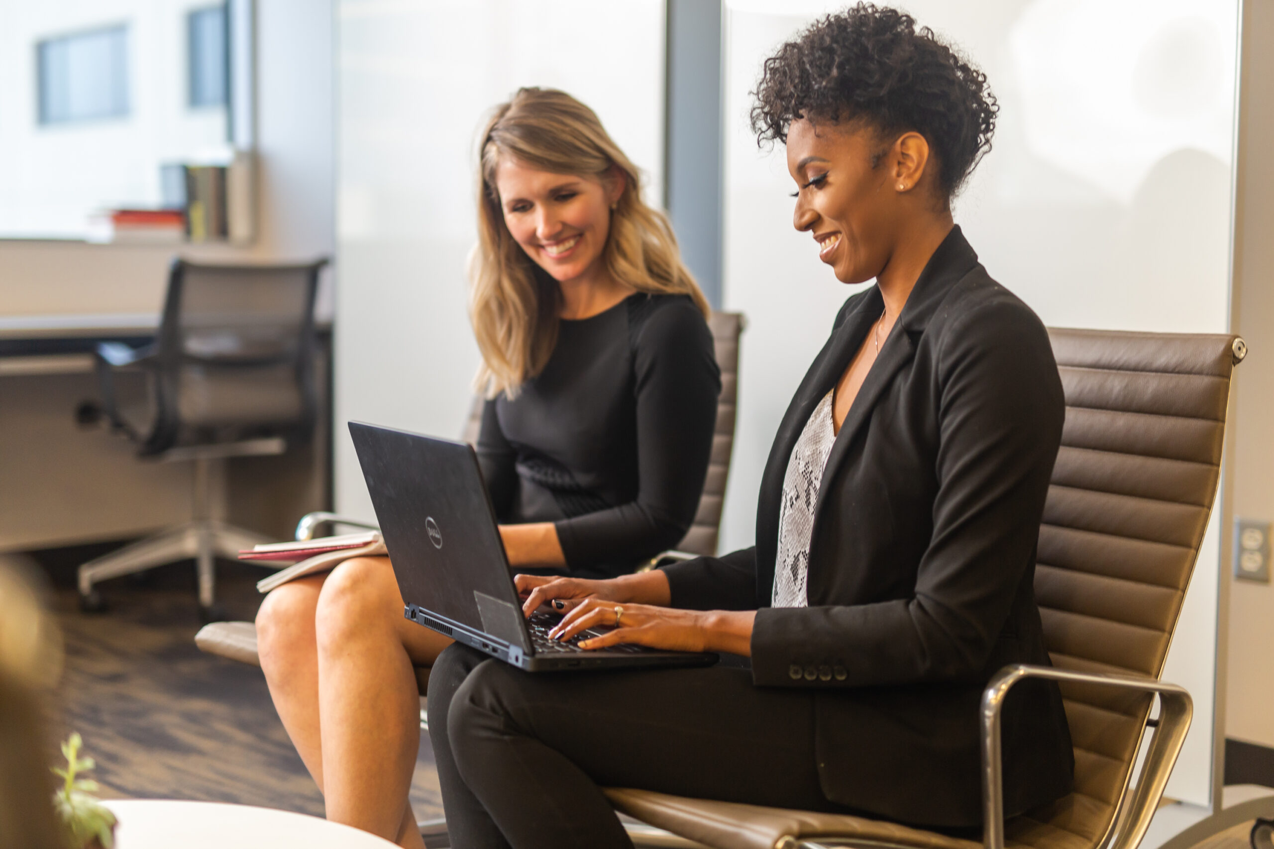 coworkers-working-together